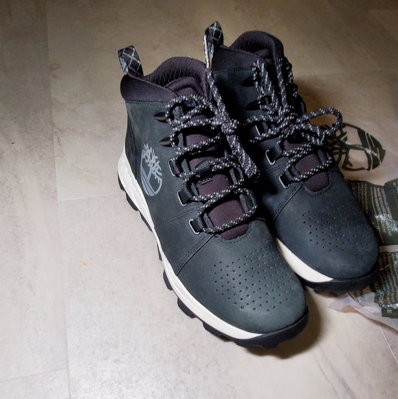 Timberland Brooklyn Hiking Shoes - Picture 9 of 12